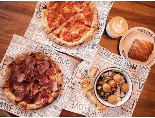 Make love pizza лого