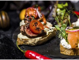 PlutuS Resto Club лого