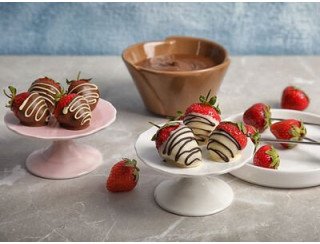 Мастерская букетов из клубники в шоколаде rich berry лого