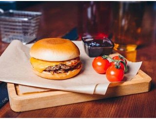 The revolver pub лого