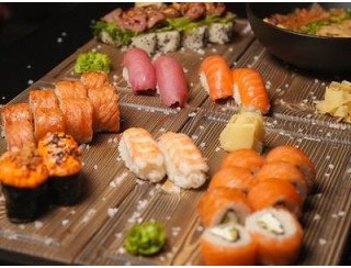 Хука Холл лого