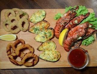 Три хмеля лого