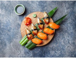 Royal Sushi лого