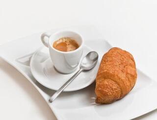 Q Coffee Shop Premium лого