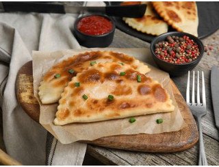 Чебуреки плюс шаурма лого
