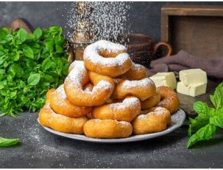 Пончики выпекаем на месте лого