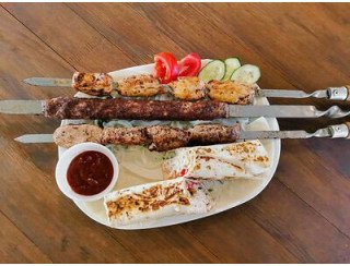 У Маркуса лого