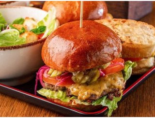 BBJ Burger & Bar лого