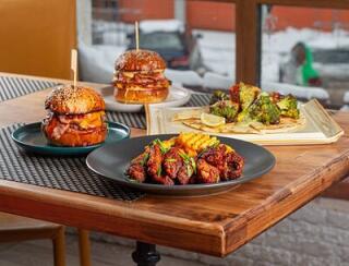 Middle Ground лого