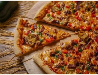 Millennial food лого