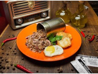 Саквояж беременной шпионки лого