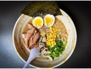 Ramen Rebel лого