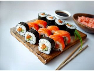 Love is rolls лого