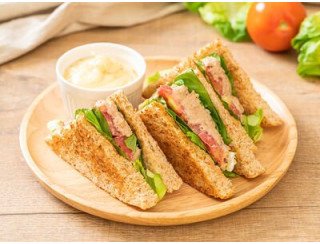 Meduza lounge bar лого