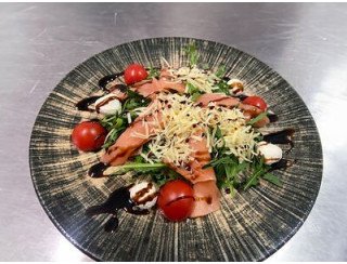 Три три ноль лого