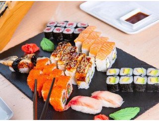 Suteki Sushi Bar лого