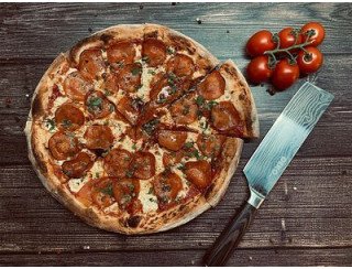 Atomic pizza лого