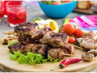 Дворик.Где вкусно лого