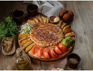 Gata Tavern лого