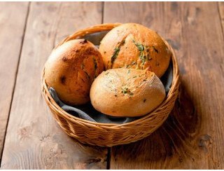 Танцующая волчица лого