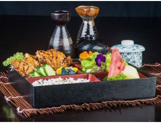 Maneki food лого